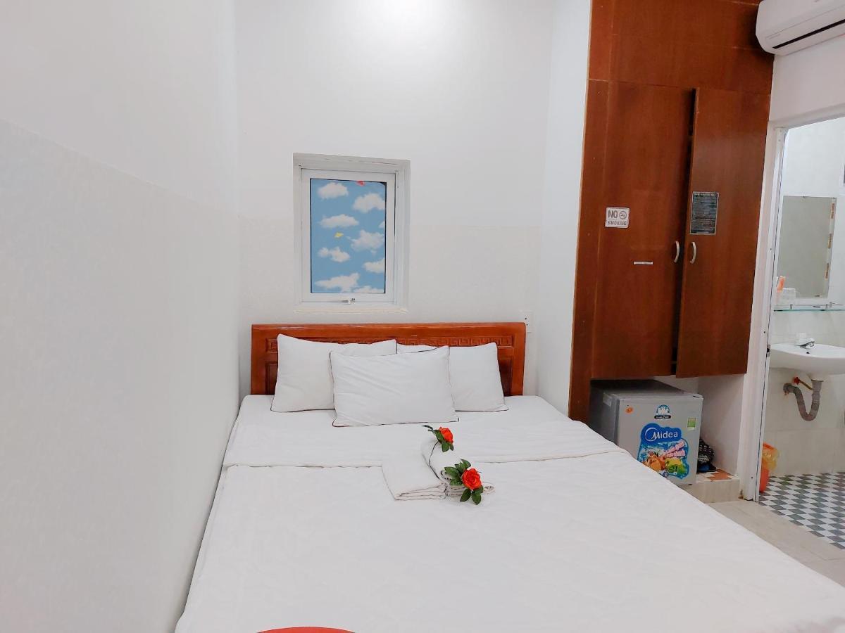 Thien Y Hotel Bai Sau 头顿 外观 照片