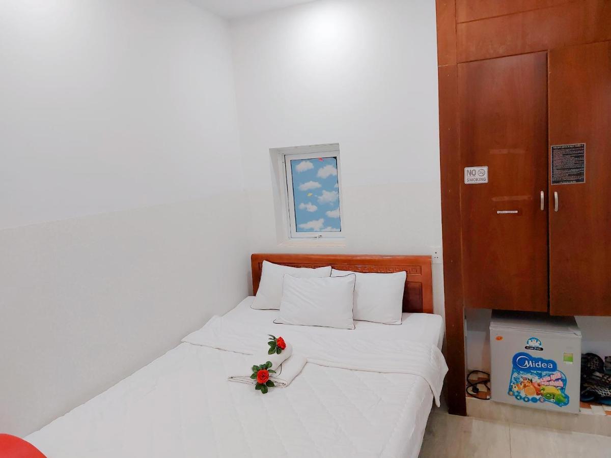 Thien Y Hotel Bai Sau 头顿 外观 照片