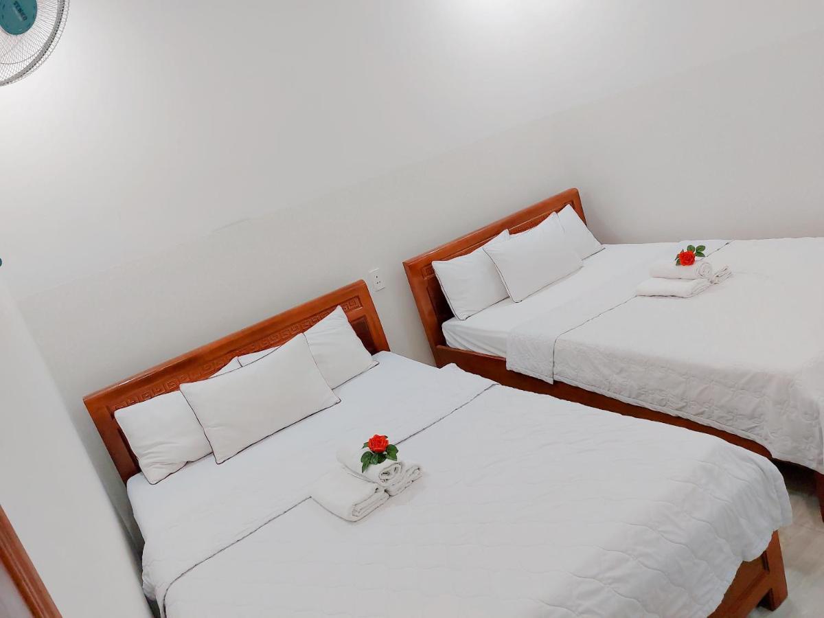 Thien Y Hotel Bai Sau 头顿 外观 照片