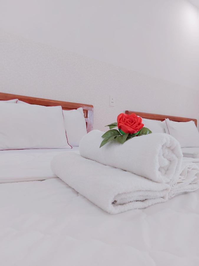 Thien Y Hotel Bai Sau 头顿 外观 照片