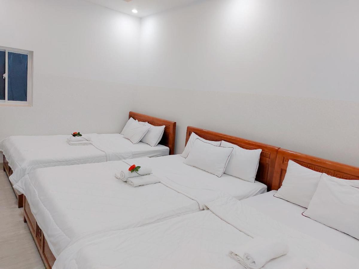 Thien Y Hotel Bai Sau 头顿 外观 照片