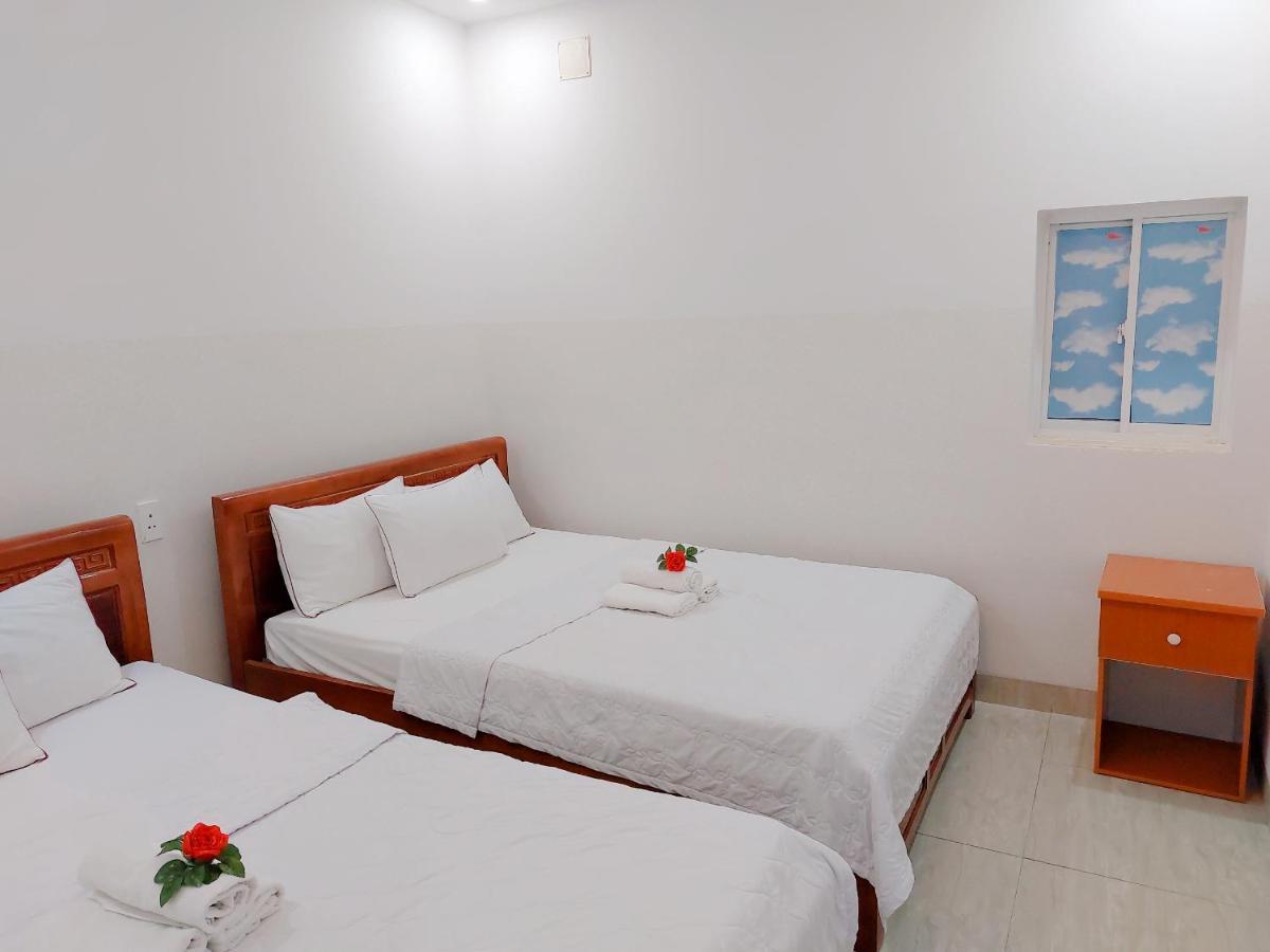 Thien Y Hotel Bai Sau 头顿 外观 照片