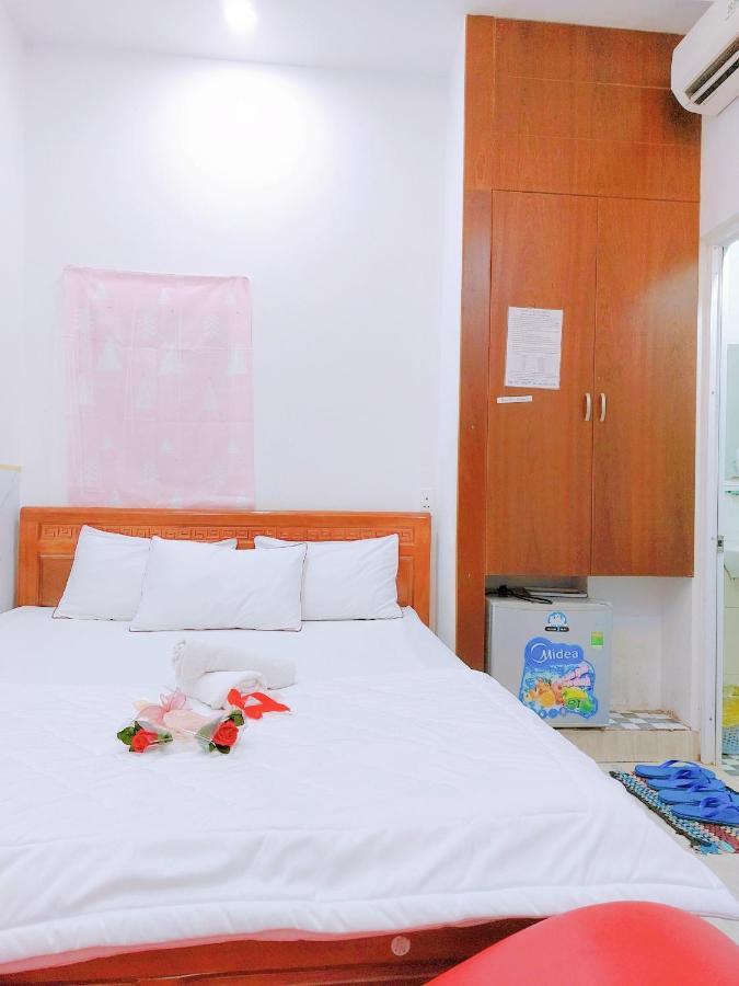 Thien Y Hotel Bai Sau 头顿 外观 照片