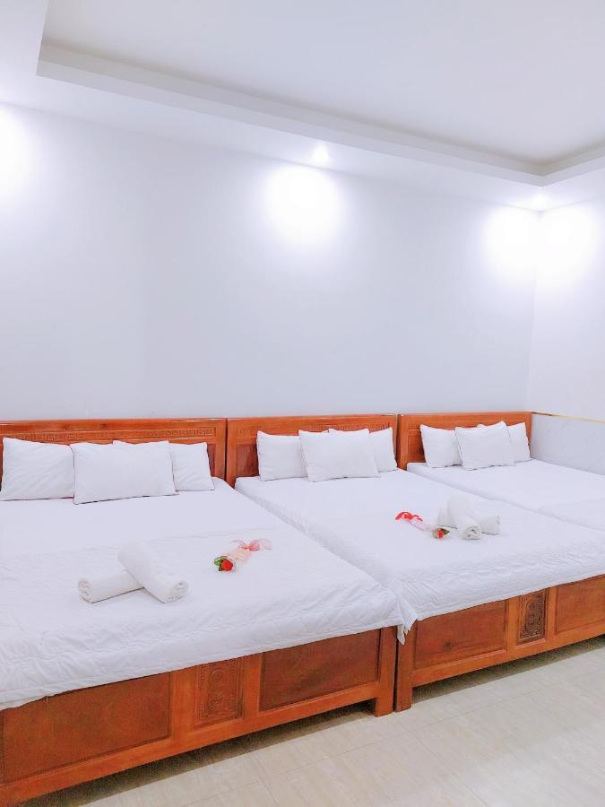 Thien Y Hotel Bai Sau 头顿 外观 照片